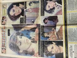 TERCÜMAN GAZETESİ İNCİ İLAVESİ DOĞUM GÜNÜ HEDİYESİ - 20 OCAK 1984 - 4 SAYFADIR -Mualla Omay-Yves Montand-Nilüfer-Çetin Akçan-Salih Güney-Sibel Savcı-Arif Tunç-İpek Pınar-İrfan Tozum-Safa Önal-Mary Ann Taylor-Belma Aksun-Dr. Kamiran Şenel-Nevval Barlas-Erol Denli-İlhan Engin-Ali Algan-Nadia Comaneci-Jane Russel-Emin Ongan-Kemal Yıldız-Muhsin Ertuğrul-Ziya Şafak-Yener Baras Komünizm bir çıkmaz sokaktır-Mualla Omay geleceğe güvenle bakıyor-Nikah defterini bir kere daha açacağım-Sevmek mi yaşamak mı-Bir gazeteci kızın aşkı-Dikkat Elektrikle şaka olmaz-Cildinizin düşmanları-Yumurtalı ıspanak-Modayla yakından ilgili misiniz-Hamilelikte görülen bulantı ve kusmalar-Armudu mu elmayı mı soymalı-Sağlığımız ve Biz-Fatoş’la başbaşa-Orkestra-Marilyn’in son mektubu-Bir şehir nüfusu kadar öğrenci yetiştirdim-Manyak Kadın ve Ev-Biz Kadınlar Genç Kızlar-Üç soru üç cevap-Yazar Roman-İçimizdeki Satırlar-İnci Falınız-Bir Dünya Ki-Dağarcık Manyak-Yazan İlhan Engin-Çizen Erol Denli