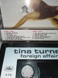 Kaset Tina Turner foreign affair albümü. orijinal 1989 Kağıt Baskı. tertemiz. sorunsuz çalışıyor koleksiyonluk