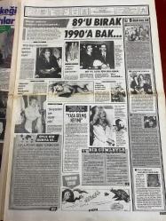 ŞEY HAFTALIK MAGAZİN GAZETESİ DOĞUM GÜNÜ HEDİYESİ  ( Turkish Newspaper ) - 30 ARALIK 1989 -TAM TAKIM 10 SAYFADIR -Seren Serengil-Hülya Avşar-Kenan Evren-Bedrettin Dalan-Nurdan Erçin-Derya Baykal-Seda Sayan-Neslihan Acar-Serpil Çakmaklı-Cem Karaca-Sibel Egemen-Muzaffer İlkar-Reha Yalnızcık-Nejat Uygur-Sevda Demirel-Müjde Ar-Uğur Yücel-Kadir İnanır-Zuhal Olcay-Sezen Aksu-Ferhan Şensoy-Yavuz Özkan-Neslihan Acar-Ajda Pekkan-Catherine Deneuve-Müjde Ar-Hülya Avşar-Yasemin Evcim-Havva Kopan-Levent Kırca-Nükhet Duru-Necdet Tosun-Nejat Uygur-Gülderen Erden-Müjde Ar-Kibariye-Kuyruk Dede-Ceylan-Abdurrahman Palay-Mehtap Ar-Kadir İnanır-Nurdan Erçin-Derya Arbaş-Osman Yağmurdereli-Bülent Ersoy-Ayşen Gruda-Meral Konrat-Mine Koşan-Bebek yüzlü şeytan-Dalan’la önce ben yıkandım-Ne sihirdir ne keramet-Ekran arkasında rezalet-Hem ağlatacak hem oynatacak-Solu bırak paraya bak-Yeni yılın ilk sürprizi-Cumhurbaşkanımızın elini öpmek istiyorum-Pera ressamları 1873-1908-Tehlikeli ortaklık-Sert erkeği yumuşattıl