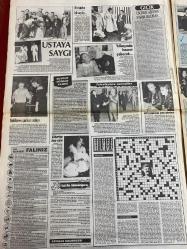 ŞEY HAFTALIK MAGAZİN GAZETESİ DOĞUM GÜNÜ HEDİYESİ  ( Turkish Newspaper ) - 30 ARALIK 1989 -TAM TAKIM 10 SAYFADIR -Seren Serengil-Hülya Avşar-Kenan Evren-Bedrettin Dalan-Nurdan Erçin-Derya Baykal-Seda Sayan-Neslihan Acar-Serpil Çakmaklı-Cem Karaca-Sibel Egemen-Muzaffer İlkar-Reha Yalnızcık-Nejat Uygur-Sevda Demirel-Müjde Ar-Uğur Yücel-Kadir İnanır-Zuhal Olcay-Sezen Aksu-Ferhan Şensoy-Yavuz Özkan-Neslihan Acar-Ajda Pekkan-Catherine Deneuve-Müjde Ar-Hülya Avşar-Yasemin Evcim-Havva Kopan-Levent Kırca-Nükhet Duru-Necdet Tosun-Nejat Uygur-Gülderen Erden-Müjde Ar-Kibariye-Kuyruk Dede-Ceylan-Abdurrahman Palay-Mehtap Ar-Kadir İnanır-Nurdan Erçin-Derya Arbaş-Osman Yağmurdereli-Bülent Ersoy-Ayşen Gruda-Meral Konrat-Mine Koşan-Bebek yüzlü şeytan-Dalan’la önce ben yıkandım-Ne sihirdir ne keramet-Ekran arkasında rezalet-Hem ağlatacak hem oynatacak-Solu bırak paraya bak-Yeni yılın ilk sürprizi-Cumhurbaşkanımızın elini öpmek istiyorum-Pera ressamları 1873-1908-Tehlikeli ortaklık-Sert erkeği yumuşattıl