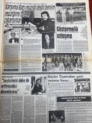 ŞEY HAFTALIK MAGAZİN GAZETESİ DOĞUM GÜNÜ HEDİYESİ  ( Turkish Newspaper ) - 8 EKİM 1988 -TAM TAKIM 12 SAYFADIR -Banu Alkan-Halit Narin-Nazan Şoray-Sevtap Parman-Emel Sayın-Cihaner Dericilik-Gönül Yazar-Ferdi Özbeğen-Zafir Seba-Devran Çağlar-Barış Manço-Orhan Gencebay-Timur Selçuk-Tayfun Türkili-Yüksel Uzel-Nebahat Çehre-Hakan Aslan-Meral Oğuz-Bahar Öztan-Hülya Avşar-Müjde Ar-Zeki Müren-Hüseyin Turkoğlu-Yaşar Kemal-Zülfü Livaneli-Şirin Devrim-Çiğdem Selışık-Ayşe Egemen-Yaşar Güçlü-Coşkun Sabah-Çiğdem Talu-Fulden Uras-Ferdi Tayfur-Ahmet Selçuk İlkan-Nigar Uluerler-Zerrin Özer-Tülay Özer-Nuray Hafiftaş-Menekşe Gözlü-Atilla Atasoy-Kadir İnanır-Hülya Avşar-Nilüfer Öz-Gıcık-Üçlü rezalet-Gösteremlik anne-Son koca adayı-Gel mayonla kravatını al-Emel Sayın’ın cücelik korkusu-Deri modasında Cihaner damgası-Yaktın bizi AET-Banu’ya teselli kaseti-Arşimet Kanunu’na meydan okuyan sihirbaz-İşi falla kalmış-Başkent’te dişi geceler-Şeker oğlan-Karşıma Batı müziği değil benim müziğimi bileni çıkarsınlar-