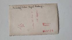 SODEP GENEL BAŞKANLIĞI, MALATYA BELEDİYE BAŞLANLIĞI, TEKİRDAĞ ve GAZİANTEP VALİLİĞİ YAPMIŞ OLAN CEZMİ KARTAY'IN ORİJİNAL FOTOĞRAFI - 13,5 x 8,5 cm EBADINDA - CEZMİ KARTAY EŞİ LEMAN KARTAY'LA BİRLİKTE MUHTEMELEN 50'LERİN SONLARI YAHUT DA 60'LARDA BİR STÜDYODA BİRLİKTE ÇEKİLDİKLERİ BİR HATIRA FOTOĞRAFI - CEZMİ KARTAY(1920 - 2008) LEMAN KARTAT(1921 - 2018)