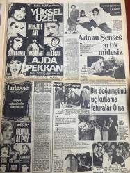 ŞEY HAFTALIK MAGAZİN GAZETESİ DOĞUM GÜNÜ HEDİYESİ  ( Turkish Newspaper ) - 23 OCAK 1984 -TAM TAKIM 12 SAYFADIR -Seda Sayan-Ahu Tuğba-Kadir İnanır-Necla Nazır-Ferdi Tayfur-Selma Güneri-Nisa Serezli-Toğan Aydın-Kemal Sunal-Müjde Ar-Gönül Öner-Oksan Ay-Ateş Böceği Ercan-Ajda Pekkan-Yüksel Uzel-Adnan Şenses-Gönül Alpay-Hülya Koçyiğit-Zeynep Değirmencioğlu-Orhan Gencebay-Bülent Ersoy-Hülya Sözer-Cumali Balcı-Bülent Kınay-Ayşen Gruda-Hülya Avşar-Türkan Şoray-Bergen-Ahmet Ali Erbil-Muhittin Erbil-Kadir İnanır-Gıcık karikatürü-Ferdi Tayfur karikatürü-Ersen Dinleten-Saadet Sun-Ferdi Tayfur-Nihal Fırat-Dündar Yıldız-Rüçhan Adlı-Selami Şahin-Meral Zeren-Orhan Gencebay-Vasfi Uçkan-Gıcık-Dallas başladı-dünya’ya açıldı-Peşimden nal toplayacaklar-Üç neslin Pamuk prensesleri buluştu-Kemal Sunal rakip tanımıyor-Evlenmek isteyen bana gelsin-Burcunuz ne diyor-Yüksel Uzel gazinosu-Müjde Ar-Gönül Öner-Oksan Ay-Ateş Böceği Ercan-Ajda Pekkan-Adnan Şenses artık midesiz-Bir doğum günü üç kutlama faturalar O’na