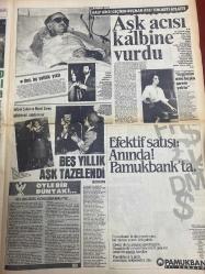 ŞEY HAFTALIK MAGAZİN GAZETESİ DOĞUM GÜNÜ HEDİYESİ  ( Turkish Newspaper ) - 23 OCAK 1984 -TAM TAKIM 12 SAYFADIR -Seda Sayan-Ahu Tuğba-Kadir İnanır-Necla Nazır-Ferdi Tayfur-Selma Güneri-Nisa Serezli-Toğan Aydın-Kemal Sunal-Müjde Ar-Gönül Öner-Oksan Ay-Ateş Böceği Ercan-Ajda Pekkan-Yüksel Uzel-Adnan Şenses-Gönül Alpay-Hülya Koçyiğit-Zeynep Değirmencioğlu-Orhan Gencebay-Bülent Ersoy-Hülya Sözer-Cumali Balcı-Bülent Kınay-Ayşen Gruda-Hülya Avşar-Türkan Şoray-Bergen-Ahmet Ali Erbil-Muhittin Erbil-Kadir İnanır-Gıcık karikatürü-Ferdi Tayfur karikatürü-Ersen Dinleten-Saadet Sun-Ferdi Tayfur-Nihal Fırat-Dündar Yıldız-Rüçhan Adlı-Selami Şahin-Meral Zeren-Orhan Gencebay-Vasfi Uçkan-Gıcık-Dallas başladı-dünya’ya açıldı-Peşimden nal toplayacaklar-Üç neslin Pamuk prensesleri buluştu-Kemal Sunal rakip tanımıyor-Evlenmek isteyen bana gelsin-Burcunuz ne diyor-Yüksel Uzel gazinosu-Müjde Ar-Gönül Öner-Oksan Ay-Ateş Böceği Ercan-Ajda Pekkan-Adnan Şenses artık midesiz-Bir doğum günü üç kutlama faturalar O’na