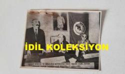 SODEP GENEL BAŞKANLIĞI, MALATYA BELEDİYE BAŞLANLIĞI, TEKİRDAĞ ve GAZİANTEP VALİLİĞİ YAPMIŞ OLAN CEZMİ KARTAY'IN ORİJİNAL 2'Lİ AJANS-BASIN FOTOĞRAF SETİ - 14 x 10 cm ve 8 x 6 cm EBADINDA - CEZMİ KARTAY, SODEP ERZURUM İL BİNASI AÇILIŞINDAYKEN ÇEKİLMİŞ 2 FARKLI KARE, EKİM 1983