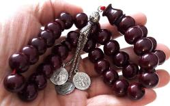 OSMANLI DÖNEMİ OBJEDEN YAPILMA HARİKA KOYU KIRMIZI MUHTEŞEM HAVŞALI SIKMA KEHRİBAR TESPİH ANTİK GÜMÜŞ PÜSKÜLLÜ 3DDD1R1 ÇOK NADİR