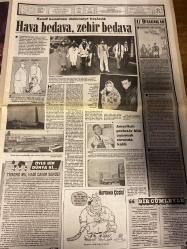 ŞEY HAFTALIK MAGAZİN GAZETESİ DOĞUM GÜNÜ HEDİYESİ  ( Turkish Newspaper ) - 23 ARALIK 1989 -TAM TAKIM 10 SAYFADIR -Serpil Çakmaklı-Berhan Şimşek-Aydan Şener-Sibel Turnagöl-Suna Yıldızoğlu-Gönül Yazar-Yaşar Alptekin-Sevim Şengönül-Muammer-Sezen Aksu-Perihan Savaş-Gökben-Nevra-Kenan Uluer-Haldun Dormen-Alper Ünal-Öztürk Serengil-Semra Özal-Perran Kutman-Neslihan-Mayoz-Mahçup Mağaldi-Abdullah Şahin-İlhan Daner-Emrah-Bekir Aksoy-Çiğdem-Hüseyin Can-Erkut Can-Nükhet Duru-Emel Sayın-Sibel Can-Demirel-Titreten sahneler-Aşk yatağında ihanet-Çıplakların gözdesinden nişan armağanı BMW otomobili-Önceki filmlerinde kendinden geçmişti-Kraliçelerin gizli buluşması-Suna’nın işi zor-Bu aşkın bittiğinin resmidir-Bakan yeğeninin vazgeçemediği çıplak-Ünlü modellerden veda gösterisi-Sahnede yutulur, teypte yutulmaz… Bilin bakalım bu nedir?-Bak şu İzmirli’nin yaptığına-Gökben’e doping ödül-Müzelik tablolar satışta-İmrendiren başarı-Nevra kulakları çınlattı-Cana can katan ziyaretler-Oryantalin 30 yıllık anası