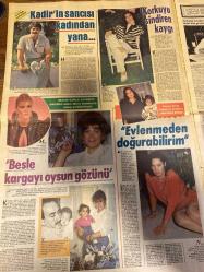 ŞEY HAFTALIK MAGAZİN GAZETESİ DOĞUM GÜNÜ HEDİYESİ  ( Turkish Newspaper ) - 22 TEMMUZ 1989 -TAM TAKIM 10 SAYFADIR -Kadir İnanır-Hülya Avşar-Fazilet-Nazime Zorlu-Bahar Öztan-Seyyal Taner-Mehmet Aydın-Aysel Gürel-Halil Ergün-Nilüfer-Bob Geldof-Mesut İktuğ-Meral Gökçe-Mine Koldaş-Nazan Şoray-Niyazi Yurtseven-Nurettin Sözen-Ahmet Özhan-Gülistan Sayılgan-Çeçilya-Murathan Mungan-Özdemir Erdoğan-Neriman-Harika Avcı-Sahika Tekand-Mahmud Kıvanç-Vural Simavi-Kenan Kaçan-Alaaddin-Hikmet Öktem-Mehmet Sürmeli-Ahmet Malliha Kenter-Kadir İnanır kadın arıyor-Hülya bana sahip çık-Boğulan Avşar kızına sarılıyor-Fazileti doğuran yazarın isyanı-Aşkı dört ayak üzerinde-Seyyal’i evlilik düşmanı yapan adam-Bakışlarla orgazm oluyorum-TRT’nin gözü Yeşilçam çöplüğünde-Çiftlikte bir yalnız adam-Penyelüks kıskandırdı-Sezen Aksu Evita’ya karşı-Bu çeşmenin suyu akmalı-Bu yıl patlama yaptık-Müzik dünyası gözyaşı döküyor-Korkuyu sindiren kaygı-Kadir’in sancısı kadından yana-Besle kargayı oysun gözünü-Evlenmeden doğura