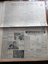 Yeni Ulus Gazetesi - Turkish Newspaper - 7 Nisan 1954 - sahte demokratlar yazan Hüseyin Cahit Yalçın Başmakale - İsmet İnönü Malatya'ya bu sabah hareket ediyor - CHP Genel Başkanı ilk seçim konuşmasını yapacak - seçime yaklaşırken işçiler önemli kararlar alıyorlar - Mısır'da yeni tedbirler alınıyor - iktidarın kaç günü kaldı - 18 yaşında ateş gibi bir kız olan Jocelyn Britton artist olmak istiyor fotoğraf - Danıştay hapis cezası giyen belediye başkanlığına vazife yaptırılmamasını kararlaştırdı - Celal Bayar Ankara'da - DESPORTES takımı Ankara'ya geliyor - köylü Partisi genel başkanı Remzi Oğuz Arık yerine kim gelecek - aramızda yaşayamazsın filmi başrolde Reşit Gürzap Gülistan Güzey Park ve Sus sinemasında - Melike El Cemal Esenparkta - çocuk sayfası - küçük kardeşlerin köşesi - İnternational traktörlerin şampiyonu - Ankara İstanbul Radyosu Programı - Volfran Çamaşır Suyu - aşk ızdıraptır filmi Park sinemasında - leylaklar altında filmi Türkocağı Nilgün - Baykara'nın serüvenleri
