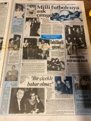 ŞEY HAFTALIK MAGAZİN GAZETESİ DOĞUM GÜNÜ HEDİYESİ  ( Turkish Newspaper ) - 4 KASIM 1989 -TAM TAKIM 10 SAYFADIR - Küçük Ceylan artık küçük değil Erhan Bozkurt ile evliliğinden fotoğraf-Müjde Ar-Mehmet Dalmaz-Selim İleri-Dilek Ayazoglu-Seren Serengil-Binnaz-Ayşegül Ülkü-Nilüfer-Bülent Ersoy-Gözde-Yıldız Kenter-Selim Dilmen-Faruk Peker-Cem Özer-Gönül Akkor-Füsun Ünal-Meral Mansuroğlu-Leyla Sakpınar-Mustafa Ayaz-Zeki Arslan-Berna Türemen-Yılmaz Güney-Şafak Yıldızları-Ayşe Mine-Zuhal Olcay-Nazan Şoray-Tanju-Ceylan-Meral Gökçe-Mustafa Yücedağ-Kayahan-Adnan Şenses-Zerrin Özer-Müjdat Gezen-Müjdat UZ-Kenan Kalaycı-Şok ilişki-Nişanı bozduran adam-Vah Binnaz vah-Şıklığınız için-Son güle büyük kazık-Meral’e karada ölüm yok-Nazan Şoray’ı reddeden erkek-Şaşırtan transferler-Fotoğraflarını konuşturuyor-Vakko galerilerindeki yeni sergiler-Türk resminin Almanya’daki sesi-Film setinde kavga-Yıldız Kenter’den büyük cesaret-66. yılın görkemli kutlaması-Yeşilçam vilayette-Öyle bir dünya ki hayırlı ve uğurl