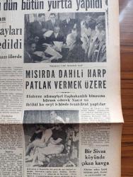 Yeni Ulus Gazetesi - Turkish Newspaper - 29 Mart 1954 - hem suçlu hem güçlü yazan Hüseyin Cahit Yalçın Başmakale - partilerin aday yoklamaları dün bütün yurtta yapıldı - Cumhuriyet Halk Partisi adayları bütün memlekette tespit edildi - Samanpazarı CHP merkezinde tasnif - Millet meclisinde patlayan bomba yazan Altan Öymen - Mısırda dahili harp patlak vermek üzere - Diyarbakır'daki Hadise Demokrat Parti mebuslarıyla adaylar Sille sokak birbirine girdi - Namık Kemal hakkında Mithat Cemal'in dikkate değer bir konuşması - dünkü aday yoklamaları yazan Nihat Erim - merhum Arif Çubukçu'nun cenazesi bugün kaldırılacak - kahve ve et gene yok - Türk filmciliğinin en muvaffak eseri Nilgün Eser Refik Halit Karay büyük ve Nur sinemalarında - Cüneyt Gökçer - Erika Romberg - iktidara layık olmayan parti yazan Bülent Ecevit - haftanın filmleri - Ankara İstanbul Radyosu Programı -  en meraklı zabıta romanı Kuğulu köşkün esrarı - bahar kupası basketbol maçını yedek subay kazandı - Tunç Erim sayı kralı