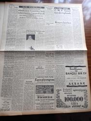 Yeni Ulus Gazetesi - Turkish Newspaper - 27 Mart 1954 - Yeğen kuzin ve dayı yazan Hüseyin Cahit Yalçın Başmakale - Cumhuriyet Halk Partisi ve Demokrat Parti'nin adayları Yarın gece belli olacak - brezilyalı futbol yıldızlarından Santos fotoğraf - Mardin'de CHP'lilerin şahsi malları da hazineye alınıyor - Paris konferansında Adenauer'in İsmet İnönü hakkındaki sözleri - Demokrat Parti'nin 4 yılda yerine getiremediği grev vardı - Korgeneral Mustafa Erem vefat etti fotoğraf - Namık Kemal hakkında - Bu da yeni bir mesele mi yazan Nihat Erim - dünya bankası'nda hiddet yatışıyor mu - İki genç bestecimiz Bülent Arel ve İlhan Usmanbaş roma'ya davetli - Georges Buhamel 500 den fazla kitap imzaladı - Wilma Montesi hadisesi nasıl patlak verdi - Yılın en meraklısı zabıta romanı Kuğulu köşkün esrarı - Nilgün filmi başrolde Cüneyt gökçer ve Erika Remberg büyük ve nur sinemalarında - genç milli takım 6 Nisan'da Almanya'ya gidiyor - Dünya Kupası finalinde İspanya ile karşılaşacağız - damga atölyesi