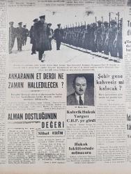 Yeni Ulus Gazetesi - Turkish Newspaper - 18 Mart 1954 - Demokrat Partide fikir ve prensip yazan Hüseyin Cahit Yalçın Başmakale - İstanbul'a giden CHP genel başkanı İsmet İnönü uçaktan inerken yapılan tezahürata mukabele ediyor fotoğraf - borçlu olduğumuz memleketler - genel sekreter Kasım Gülek'in beyanatı - şehir gene kahvesiz mi kalacak - Ankara'ya gelen NATO Güneydoğu Avrupa Kara Kuvvetleri komutanı Kendall fotoğraf - Kalecik hukuk Yargıcı M. İhsan İnan CHP'ye girdi - Alman dostluğunun değeri yazan Nihat Erim - cumhurbaşkanına hakaret ettiği iddiasıyla Tevkif edilen Özdemir Evliyazadenin dün ifadesi alındı fotoğraf - Eskimolar çeviren Rahşan Ecevit Yazı Dizisi - Nazım Hikmet - tarih ve devrimler yazan Bülent Ecevit - eski pilot ve iki çocuk babası Bob Covel nasıl kadın oldu fotoğraf - avanak komedisinin son provalarından bir sahne Melek Gün ile Şahap Akalın Fotoğrafı - Willys sıhhi imdat arabası - Güven otobüsleri - Moliere hastalık hastası - Konya Meram lokantası - Volfram