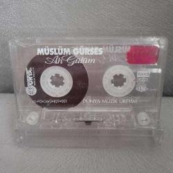 Kaset Müslüm Gürses ah gülüm. Kaset baştan sona dinlendi sorunsuz çalışıyor. Kartoneti yok