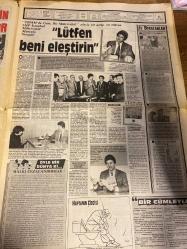 ŞEY HAFTALIK MAGAZİN GAZETESİ DOĞUM GÜNÜ HEDİYESİ  ( Turkish Newspaper ) - 2 MART 1990 -TAM TAKIM 10 SAYFADIR -Rıdvan Dilmen-Türkan Şoray-Tanju Çolak-Sevtap Parman-Mine Mutlu-Hadi Çaman-Nilgün Akçaoğlu-Hakan Kalkavan-Melike Zobu-Sevim Egesoy-Menderes Türel-Nigar Uluer-Hülya Süer-Ayşegül Aldinç-Mehmet Teoman-Binnaz Avcı-Nilüfer-Zuhal Olcay-Adnan Senses-Tolga Han-Burhan Özhon-Hülya Süer-Mustafa Sargılı-İpek Pınar-Gönül Öner-Ercan Turgut-Fettan Neşe-Adnan Senses-Dursun Ayan-Harika Avcı-Sibel Gökçe-Gülşen Oraloğlu-Cengay Gürün-Erol Büyükburç-Emel Aydın-Dünya Yıldız-Serap Mutlu Aladogan-Şeytanın büyük aşkı-Türkan Sultan’ı gördüm çarpıldım-Bu mutluluk nazardan korkuyor-Rıdvan’la şöhret arayan kadın-Anarşist güzel-Ve Mine Mutlu bıçak altında-Gizli evliliğe baba engeli-Kalp krizinin nedeni bu kadın-Reklamla ortaya çıkan aşk-Çözülemeyen sır-Bir hüsrana daha hazırlanın-Beatles’in hayali Türkiye’de-Sezen Aksu ne yaratmak istiyor-Sokollu Almanya’da-Çoban ressamdan Anadolu resimleri-Çaltolu’nun res