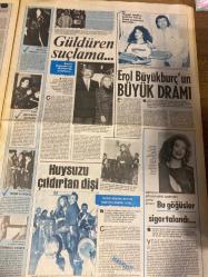 ŞEY HAFTALIK MAGAZİN GAZETESİ DOĞUM GÜNÜ HEDİYESİ  ( Turkish Newspaper ) - 2 MART 1990 -TAM TAKIM 10 SAYFADIR -Rıdvan Dilmen-Türkan Şoray-Tanju Çolak-Sevtap Parman-Mine Mutlu-Hadi Çaman-Nilgün Akçaoğlu-Hakan Kalkavan-Melike Zobu-Sevim Egesoy-Menderes Türel-Nigar Uluer-Hülya Süer-Ayşegül Aldinç-Mehmet Teoman-Binnaz Avcı-Nilüfer-Zuhal Olcay-Adnan Senses-Tolga Han-Burhan Özhon-Hülya Süer-Mustafa Sargılı-İpek Pınar-Gönül Öner-Ercan Turgut-Fettan Neşe-Adnan Senses-Dursun Ayan-Harika Avcı-Sibel Gökçe-Gülşen Oraloğlu-Cengay Gürün-Erol Büyükburç-Emel Aydın-Dünya Yıldız-Serap Mutlu Aladogan-Şeytanın büyük aşkı-Türkan Sultan’ı gördüm çarpıldım-Bu mutluluk nazardan korkuyor-Rıdvan’la şöhret arayan kadın-Anarşist güzel-Ve Mine Mutlu bıçak altında-Gizli evliliğe baba engeli-Kalp krizinin nedeni bu kadın-Reklamla ortaya çıkan aşk-Çözülemeyen sır-Bir hüsrana daha hazırlanın-Beatles’in hayali Türkiye’de-Sezen Aksu ne yaratmak istiyor-Sokollu Almanya’da-Çoban ressamdan Anadolu resimleri-Çaltolu’nun res