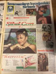 ŞEY HAFTALIK MAGAZİN GAZETESİ DOĞUM GÜNÜ HEDİYESİ  ( Turkish Newspaper ) - 2 KASIM 1990 -TAM TAKIM 10 SAYFADIR -Ahmet Kaya-Nazım Hikmet-Vera Yıldız-Yılmaz Güney-Nilüfer Öz-Leyla Soner-Neslihan Alkan-İpek Pınar-Nigar Uluer-Gönül Öner-Gönül Dener-Harika Avcı-Ercan Turgut-Adnan Senses-Kadir İnanır-Zuhal Olcay-Mualla Özbek-Canan Yaka-Ayfer Yalçın-Ahmet Kaya iltica edecek-Nazım Hikmet’in eşi Vera’nın gözdesi-Ali Noğaytürk-Adnan Şenses-Serma Türel-Saadet Gürsoy-Hülya Yalçın-Bayhan Süngü-Hüseyin Koç-Vehbi Koç-Haydar Altun-Güney Altun-Refet Duygu-Ezgi Şener-Süheyla Alkan-Ayşe Atakan-Mahmut Ayan-Gülay Altun-Ömer Koç-Hüsam Benço-Nazmi Koç-Semahat Arsel-Ferit Meriçten-Reyhan Karaca-Hüseyin Alkan-Mehmet Süha Şenol-Şule Koç-Saadet Gürsoy-Nihat Alper-Coşkun-Gülşen Sayın-Şeytanın büyük aşkı-Eski kocadan yeni baskın-Donsuzlar kol geziyor-Tavernacıların kucağındaki türbanlı-Sahnede film teklifi-Stüdyo FT’de anında görüntü-Fena alıştık-Gönül’den gönüllü mankenlik-Zuhal’in gizli yüzü-Kadir’in büyük ayıbı