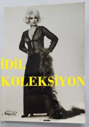 YEŞİLÇAM OYUNCUSU PERVİN PAR'IN ORİJİNAL FOTOĞRAFI - 14,5 x 10 cm EBADINDA - PERVİN PAR, STÜDYODA POZ VERİRKEN ÇEKİLMİŞ NET KALİTEDE BİR FOTOĞRAF. STÜDYO TAÇ