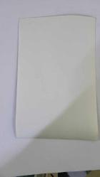 YEŞİLÇAM OYUNCUSU PERVİN PAR'IN ORİJİNAL FOTOĞRAFI - 18 x 13 cm EBADINDA - PERVİN PAR, AKŞAM KARANLIĞINDA AĞACA TUTUNUP POZ VERİRKEN ÇEKİLMİŞ BİR KARE