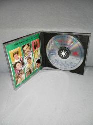 Cd Coşkun Sabah beni unutma aşığım sana albümü. Orijinal 1990 Pembe bandrollü dönem baskı albüm. Disk 10 üzerinden 9 sorunsuz çalışıyor koleksiyonluk