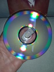 Cd Zeki Müren Dilek Çeşmesi. Orijinal Raks 1997 sarı bandrollü dönem baskı albüm. Disk 10 üzerinden 9.5 sorunsuz çalışıyor koleksiyonluk