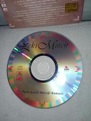Cd Zeki Müren Türk Sanat Müziği Konseri. Orijinal Raks 1997 sarı bandrollü dönem baskı albüm. Disk 10 üzerinden 9.5 sorunsuz çalışıyor koleksiyonluk