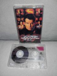 Kaset 007 tomorrow never dies Soundtrack albüm 007 James Bond yarın asla ölmez. Orijinal 1997. Sorunsuz çalışıyor. NADİR. koleksiyonluk