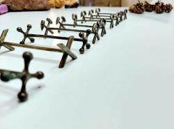 Antika Kaşık - Bıçak Resti - Orak Çekiç Temalı Metal Masa Üzeri Bıçak Çatal Koyacağı - Tutacak