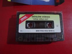 MÜSLÜM GÜRSES GÜLE GÜLE GİT KAĞIT DÖNEM KASET