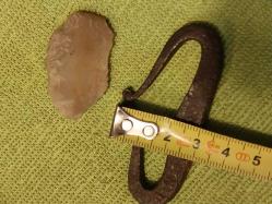 KAV ÇAKMAĞI,  Osmanlı Dönemi Patinesini Almış KAV ÇAKMAĞI ve Çakmak Taşı. 7 x 3 cm.