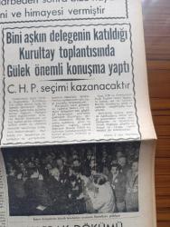 Yeni Ulus Gazetesi - Turkish Newspaper - 26 Şubat 1954 - kardeş Parti yazan Hüseyin Cahit Yalçın Başmakale - CHP olağanüstü kurultayı Dün toplandı - İsmet İnönü'nün kurultay delegelerine hitabesi fotoğraf - İsmet İnönü bir seçimlere ciddi bir vazife hissi ile gireceğiz dedi - Bini aşkın delegenin katıldığı kurultay toplantısında Kasım Gülek önemli bir konuşma yaptı - İsmet İnönü delegelerin büyük tezahüratı arasında kurultaya gelirken fotoğraf - Suriye'de General Edip Çiçekli istifa etti - Mısır'daki gelişme yazan Nihat Erim - Eskimolar çeviren Rahşan Ecevit Yazı Dizisi - Zihni Betil'in Adalet bütçesinde tenkitleri - Ertuğrul Akça mahkum oldu - Pakistan'a yardım hakkında cevap - buzlar boğazı tamamen kapladı - Mükellef'in bahtı yazan Bülent Ecevit - Martine Carol neler anlattı - Kadirli'de de Demokrat Parti çöküyor - karikatürler - Ankara İstanbul Radyosu Programı - Ordulararası futbol şampiyonasına talep - 3 boyutlu film canavarlar sarayı büyük sinemada - Havagücü Güneş maçında hadise