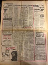 HAFTA SONU GAZETESİ DOĞUM GÜNÜ HEDİYESİ  ( Turkish Newspaper ) - 28 ARALIK 1967 -TAM TAKIM 8 SAYFADIR - Hülya Koçyiğit-Kuaför Demir-Figen Say-Gülgün Ok-Zeynep Aksu-Behiye Aksoy-M. Demirkıran-Sevim Tuna-Nesrin Sipahi-Mercan Adaklılar-Gönül Akkor-Peri Han-Zeki Müren-Ayten Alpman-Tülin Korman-Nilgün Arkın-Yılmaz Güney-Öztürk Serengil-Avni Dilligil-Türkan Şoray-Gönül Yazar-Erol Tezeren-Zeynep Tedü-Lüfen Par-Fatoş Güney-Selda Alkor-Nilüfer Aydan-Neriman Köksal-Ümit Yaşar-Zeki Müren-Cevad Ulunay-Jale Birsel Hülya Koçyiğit’in evliliği suya düştü-Figen Say ve Gülgün Ok sahne için yapılan cazip tekliflere hayır dediler-İsviçre’den telefonla evlenme teklifi aldı-Zeynep Aksu teklife evet deyip beyaz perdeyi terk ediyor-10 ses sanatkârı sahne kıyafeti için yarım milyon lira harcadı-Behiye Aksoy 80 bin lira-M. Demirkıran 70 bin lira-S. Çağlayan 6 elbise için 50 bin lira sarfetti-N. Sipahi’nin evdeki hesabı pazara uymadı-Rekor Zeki Müren 100 bin lira harcayan Müren onlar benim çocuğum diyor-Müzisyen