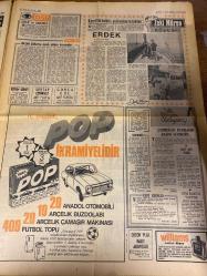 HAFTA SONU GAZETESİ DOĞUM GÜNÜ HEDİYESİ  ( Turkish Newspaper ) - 26 HAZİRAN 1969 -TAM TAKIM 10 SAYFADIR -Fatma Girik-Cüneyt Arkın-Nevin Pere-Memduh Ün-Hülya Koçyiğit-Ziya Taşkent-Selda Alkor-Nilüfer Aydan-Ajda Pekkan-Gülsün Kamu-Fikret Hakan-Ümit Şener-Gönül Akkor-Sevim Tanürek-Kuzey Vargın-Sevim Tuna-Orkestra Şefi Şerif Özer-Neşe Can-Mylene Demongeot-Liz Taylor-Elke Sommer-Gerçep Mutlu-Ateş Böcekleri-Süreyya-Muzaffer Tema-Ülkü Aker-Selahaddin Sarıkaya-Fatih Baldivin-Advi Nihad-Nuray Tüzün-Müze Koşan-Udi Metin Bükey-Tanju Okan-Yavuz Kolçak-Tom Jones-Kerem Gürpınar-Hayri-Coşkun Tönger-Gamze-Dercalina Tönger-Kim Alper-Seher Şeniz-Harbi Gülay-Tony Pineli-Zeki Müren-Nazan Soray-Kerem Güney-Şeytap Çetinkale-Gonca Gül-Halit Arapoğlu-Ferdi Coşkuner-Paki Er-Nuran Özer-Kendimi talihin yelkenine bıraktım-Erdek-Zeki Müren Köşesi-Nilüfer Aydan dansözlüğü kabul etmedi-Gülsün Kamu kocasının sevgilisiyle kavga etti-Artistlerin maçı küfürlerle bitti-Fikret Hakan’ın kolu çıktı-Necla İz’in hatıraları-Üm