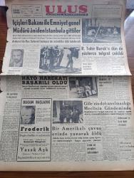 Ulus Gazetesi - Turkish Newspaper - 14 Nisan 1957 - İki partinin birleşmesi yazan Hüseyin Cahit Yalçın Başmakale - İçişleri Bakanı Namık Gedik ile Emniyet genel müdürü Kemal Aygün aniden İstanbul'a gittiler - 6. Deniz piyadeleri Kumtepe kıyılarına beşinci dalgayı çıkarıyor fotoğraf - Vefa Ankara şampiyonu ankaragücü'ne 3-2 yenildi fotoğraf - Ratip Tahir Burak'a Dün de yüzlerce telgraf çekildi - Yeni Halk gazetesi toplatıldı - CHP Gülveren ocak başkanı Ali Gürbüz 10 ay hapse mahkum oldu - Kasım Gülek bu sabah İstanbul'a gidiyor - Turgut Göle'nin dokunulmazlığı meclisin gündeminde - NATO harekatı başarılı oldu - kavaklıdere'de Amerikalı Çavuş Alwin R. Bohrer evinde yanarak öldü fotoğraf - İzmir at yarışları tahminleri - Devlet kuşu yazan Orhan Kemal Yazı Dizisi - kahramanlık günü yazan Yakup Kadri Karaosmanoğlu - Ankara'da 24 saat sinema tiyatro programı - Shepilov Amerikan müziğine çatıyor - hayber fedaileri büyük sinemada - Tanca kaçakçıları Nur sinemasında - Fenerbahçe İstanbulspor