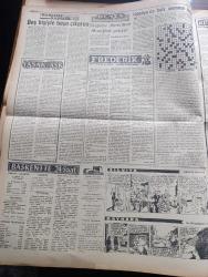 Ulus Gazetesi - Turkish Newspaper - 14 Nisan 1957 - İki partinin birleşmesi yazan Hüseyin Cahit Yalçın Başmakale - İçişleri Bakanı Namık Gedik ile Emniyet genel müdürü Kemal Aygün aniden İstanbul'a gittiler - 6. Deniz piyadeleri Kumtepe kıyılarına beşinci dalgayı çıkarıyor fotoğraf - Vefa Ankara şampiyonu ankaragücü'ne 3-2 yenildi fotoğraf - Ratip Tahir Burak'a Dün de yüzlerce telgraf çekildi - Yeni Halk gazetesi toplatıldı - CHP Gülveren ocak başkanı Ali Gürbüz 10 ay hapse mahkum oldu - Kasım Gülek bu sabah İstanbul'a gidiyor - Turgut Göle'nin dokunulmazlığı meclisin gündeminde - NATO harekatı başarılı oldu - kavaklıdere'de Amerikalı Çavuş Alwin R. Bohrer evinde yanarak öldü fotoğraf - İzmir at yarışları tahminleri - Devlet kuşu yazan Orhan Kemal Yazı Dizisi - kahramanlık günü yazan Yakup Kadri Karaosmanoğlu - Ankara'da 24 saat sinema tiyatro programı - Shepilov Amerikan müziğine çatıyor - hayber fedaileri büyük sinemada - Tanca kaçakçıları Nur sinemasında - Fenerbahçe İstanbulspor
