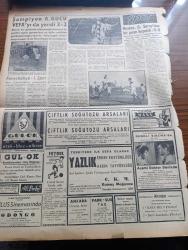 Ulus Gazetesi - Turkish Newspaper - 14 Nisan 1957 - İki partinin birleşmesi yazan Hüseyin Cahit Yalçın Başmakale - İçişleri Bakanı Namık Gedik ile Emniyet genel müdürü Kemal Aygün aniden İstanbul'a gittiler - 6. Deniz piyadeleri Kumtepe kıyılarına beşinci dalgayı çıkarıyor fotoğraf - Vefa Ankara şampiyonu ankaragücü'ne 3-2 yenildi fotoğraf - Ratip Tahir Burak'a Dün de yüzlerce telgraf çekildi - Yeni Halk gazetesi toplatıldı - CHP Gülveren ocak başkanı Ali Gürbüz 10 ay hapse mahkum oldu - Kasım Gülek bu sabah İstanbul'a gidiyor - Turgut Göle'nin dokunulmazlığı meclisin gündeminde - NATO harekatı başarılı oldu - kavaklıdere'de Amerikalı Çavuş Alwin R. Bohrer evinde yanarak öldü fotoğraf - İzmir at yarışları tahminleri - Devlet kuşu yazan Orhan Kemal Yazı Dizisi - kahramanlık günü yazan Yakup Kadri Karaosmanoğlu - Ankara'da 24 saat sinema tiyatro programı - Shepilov Amerikan müziğine çatıyor - hayber fedaileri büyük sinemada - Tanca kaçakçıları Nur sinemasında - Fenerbahçe İstanbulspor