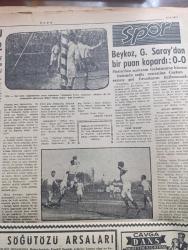 Ulus Gazetesi - Turkish Newspaper - 14 Nisan 1957 - İki partinin birleşmesi yazan Hüseyin Cahit Yalçın Başmakale - İçişleri Bakanı Namık Gedik ile Emniyet genel müdürü Kemal Aygün aniden İstanbul'a gittiler - 6. Deniz piyadeleri Kumtepe kıyılarına beşinci dalgayı çıkarıyor fotoğraf - Vefa Ankara şampiyonu ankaragücü'ne 3-2 yenildi fotoğraf - Ratip Tahir Burak'a Dün de yüzlerce telgraf çekildi - Yeni Halk gazetesi toplatıldı - CHP Gülveren ocak başkanı Ali Gürbüz 10 ay hapse mahkum oldu - Kasım Gülek bu sabah İstanbul'a gidiyor - Turgut Göle'nin dokunulmazlığı meclisin gündeminde - NATO harekatı başarılı oldu - kavaklıdere'de Amerikalı Çavuş Alwin R. Bohrer evinde yanarak öldü fotoğraf - İzmir at yarışları tahminleri - Devlet kuşu yazan Orhan Kemal Yazı Dizisi - kahramanlık günü yazan Yakup Kadri Karaosmanoğlu - Ankara'da 24 saat sinema tiyatro programı - Shepilov Amerikan müziğine çatıyor - hayber fedaileri büyük sinemada - Tanca kaçakçıları Nur sinemasında - Fenerbahçe İstanbulspor