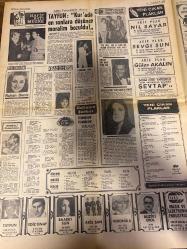 HAFTA SONU GAZETESİ DOĞUM GÜNÜ HEDİYESİ  ( Turkish Newspaper ) - 17 TEMMUZ 1969 -TAM TAKIM 10 SAYFADIR - Yeni Çıkan Plaklar Listesi - Orhan Şener-Tanju Gürsu-Türkan Şoray-Sevim Çağlayan-Feridun Çölgeçen-Hülya Koçyiğit-Engin Çağlar-Zeki Müren-Nebahat Çehre-Demir-Ayşe Pekin-Yusuf Nalkesen-Fatma Girik-Beniye Aksoy-Tülin Elgin-Yaşar Özel-Oktay Tem-Sevinç Pekin-Ayhan Işık-Ferda Ferdağ-Avni Anıl-Sadi Hoşses-Muzaffer Sökmen-Saad Hoşses-Nil Sayar-Sevgi Sun-Gülen Akalın-Sevtap Yurdunur-Ruhan Deniz-Tayfun-Kerem Güney-Ediz Onay-Saadet Sun-Aris San-Veronika-Buziki Erol-Sadun Aksüt-Yurdanuş-Erişleş Goncaşin-Safiye Ayla-Şengülen-Besim Hoşses-Nevzat Yalçın-Mualla Mukadder-Gönül Seval-Saime Gül-Melek Göksel-Suat Aydın-Müjdat Şükrü-Şükrü Yalman-Cavit Endoğdu-Fikri Bengi-Şükriye Anday-Müslim Çelik-Aliye Kalfa-Ahmet Ayhan-Sabahat Arslan-Fahri Aslan-Cahit Ençoldu-Ayşe Dürer-Nejat Akın-Tayfur Yudagm-Süheyl Karalı-Orhan Çelik-Hüseyin Arslan-Türkan Demirel-Hamide Ataman-Orhan Çelik-Hüseyin Arslan-Güner Kalfa