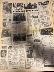 HAFTA SONU GAZETESİ DOĞUM GÜNÜ HEDİYESİ  ( Turkish Newspaper ) - 17 TEMMUZ 1969 -TAM TAKIM 10 SAYFADIR - Yeni Çıkan Plaklar Listesi - Orhan Şener-Tanju Gürsu-Türkan Şoray-Sevim Çağlayan-Feridun Çölgeçen-Hülya Koçyiğit-Engin Çağlar-Zeki Müren-Nebahat Çehre-Demir-Ayşe Pekin-Yusuf Nalkesen-Fatma Girik-Beniye Aksoy-Tülin Elgin-Yaşar Özel-Oktay Tem-Sevinç Pekin-Ayhan Işık-Ferda Ferdağ-Avni Anıl-Sadi Hoşses-Muzaffer Sökmen-Saad Hoşses-Nil Sayar-Sevgi Sun-Gülen Akalın-Sevtap Yurdunur-Ruhan Deniz-Tayfun-Kerem Güney-Ediz Onay-Saadet Sun-Aris San-Veronika-Buziki Erol-Sadun Aksüt-Yurdanuş-Erişleş Goncaşin-Safiye Ayla-Şengülen-Besim Hoşses-Nevzat Yalçın-Mualla Mukadder-Gönül Seval-Saime Gül-Melek Göksel-Suat Aydın-Müjdat Şükrü-Şükrü Yalman-Cavit Endoğdu-Fikri Bengi-Şükriye Anday-Müslim Çelik-Aliye Kalfa-Ahmet Ayhan-Sabahat Arslan-Fahri Aslan-Cahit Ençoldu-Ayşe Dürer-Nejat Akın-Tayfur Yudagm-Süheyl Karalı-Orhan Çelik-Hüseyin Arslan-Türkan Demirel-Hamide Ataman-Orhan Çelik-Hüseyin Arslan-Güner Kalfa