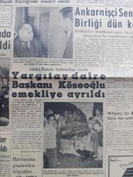 Ulus Gazetesi - Turkish Newspaper - 21 Nisan 1957 - Kıbrıs meselesinde mesuliyetler yazan Hüseyin Cahit Yalçın - dün gece İstanbul'a gelen İngiliz muhalefet parti ileri gelenlerinden Bevan Kıbrıs'ta Türklerin hakları korunmalıdır diyor - İngiliz parlamentosunda Harriman itham edildi - Ankara İşçi sendikaları Birliği Dün kapatıldı - adalet bakanı Hüseyin Avni Göktürk'ün emriyle Yargıtay daire Başkanı Cemal Köseoğlu emekliye ayrıldı fotoğraf - İstanbul'da coplu ve gaz bombalı ekipler ve atlı polisler devriye geziyor - kapsül yokluğundan maden suyu azaldı - Devlet kuşu yazan Orhan Kemal Yazı Dizisi - kaybettiklerimiz rahmetli Nazmi Toker - Türkiye'den habersiz Türk edebiyatı - atom ve Serap yazan Yakup Kadri Karaosmanoğlu - Ankara'da 24 saat sinema tiyatro programı - İstanbul'da televizyon yazan Adalet Cimcoz - Yasak aşk yazan W. Somerset Maugham Yazı Dizisi - İsveç J.İ.G. takımı Yolspor'a 3 1 yenildi fotoğraf - Eşfak Aykaç'a İstanbulspor'a talip - Beşiktaş transfere 100 bin lira ayırıyor