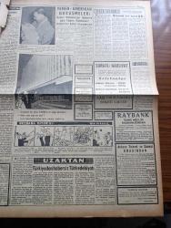 Ulus Gazetesi - Turkish Newspaper - 21 Nisan 1957 - Kıbrıs meselesinde mesuliyetler yazan Hüseyin Cahit Yalçın - dün gece İstanbul'a gelen İngiliz muhalefet parti ileri gelenlerinden Bevan Kıbrıs'ta Türklerin hakları korunmalıdır diyor - İngiliz parlamentosunda Harriman itham edildi - Ankara İşçi sendikaları Birliği Dün kapatıldı - adalet bakanı Hüseyin Avni Göktürk'ün emriyle Yargıtay daire Başkanı Cemal Köseoğlu emekliye ayrıldı fotoğraf - İstanbul'da coplu ve gaz bombalı ekipler ve atlı polisler devriye geziyor - kapsül yokluğundan maden suyu azaldı - Devlet kuşu yazan Orhan Kemal Yazı Dizisi - kaybettiklerimiz rahmetli Nazmi Toker - Türkiye'den habersiz Türk edebiyatı - atom ve Serap yazan Yakup Kadri Karaosmanoğlu - Ankara'da 24 saat sinema tiyatro programı - İstanbul'da televizyon yazan Adalet Cimcoz - Yasak aşk yazan W. Somerset Maugham Yazı Dizisi - İsveç J.İ.G. takımı Yolspor'a 3 1 yenildi fotoğraf - Eşfak Aykaç'a İstanbulspor'a talip - Beşiktaş transfere 100 bin lira ayırıyor
