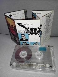 Kaset Metallica Load albümü. Orijinal. Kaset üzerindeki yazıları silinmiş orijinaldir. baştan sona sorunsuz çalışıyor.