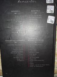 Cd Teoman Konserler 4 cd li set. Kitapçıklı, Özel baskı. Konser 1, Konser 2,  paramparça senfoni, Teoman ve Bülent Ortaçgil. 4 disk. Diskler 10 üzerinden 9,5 - 10 sorunsuz çalışıyor. Koleksiyonluk