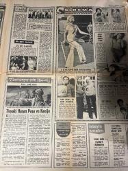 HAFTA SONU GAZETESİ DOĞUM GÜNÜ HEDİYESİ  ( Turkish Newspaper ) - 29 KASIM 1970 -TAM TAKIM 8 SAYFADIR -Zeliha Rüzgar-Zaliha-Ayşe Ünal-Keriman Gürsoy-Suna Selen-Suna Yıldızoğlu-Yüksel Özkasap-Leyla Esen-Aşık Murat Çobanoğlu-Nigar Uluerer-Şenay-Berna-Behiye Aksoy-Çamay-Ayla Dikmen-Nuray Darcan-Ajda Pekkan-Aziz Azmet-Santor Ersen-Sevim Süreyya-Sevim Süer-Sabiha Sayın-Sabah Aytaç-B.B.-Michele Mercier-Alain Delon-Nuri Sesigüzel-Selma Ersöz-Füsun Önal-Nur Yücel-Tülin Arman-Mahir Asan-Dilek Üstün-Şükrü Tükenmez-İlhan Tayman-Oksan Bayram-Tülay Albayrak-Ümit Utku-Belkıs Akkale-Şükrü Osmanoğlu-Neslihan Lale-Vedat Karaşin-Süleyman Lale-Vehip Dervişoğlu-Türkan Şoray-Talat Gözbak-Nebahat Çehre-Ferit Yücel-Müjdat Ar-Zeki Çetin-Hüseyin Tekin-Dursun Salkım-Ramazan Şenses-Handan Kara-Ahmet Sarıcaoğlu-Bayram Koca-Serap İnci-Hüseyin Tekin-Ayşe Şafak-Ali Kemal-Metin Ersoy- İranlılar Türkiye’yi istila etti-Zaliha Rusya’da 6 dilde konser verecek-Sinemanın güzel yıldızı Suna Selen cadı oldu-Aşık Murat Çobanoğ
