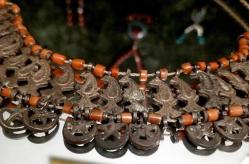 MERCAN TAŞLI OSMANLI GÜMÜŞ KOLYE GERDANLIK UZUNLUK 19 CM ESKİLİĞİNDEN YER YER EKSİK KISIMLARI MEVCUT