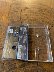 ÖMÜR GÖKSEL - A TOUCH OF LOVE - KASET