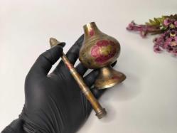 Eskilerden Gülebdan - Eski Çiçek Desenli Pirinç Gül Suyu Şişesi - Kalem İşi Gülebdan - Büyük Boy