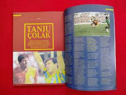 Santra - Futbolu Yaşatanların Dergisi - Sayı: 4 - Aralık 2016 - Cristiano Ronaldo, Arda Turan Barcelona, Mesut Özil, Galatasaray, Fenerbahçe, Beşiktaş, Avrupa ve Dünya Futbolu...
