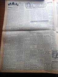 Ulus Gazetesi - Turkish Newspaper - 14 Mart 1950 - sel felaketinden çıkan dersler yazan Profesör Doktor Yavuz Abadan Başmakale - devlet planı üzerinde hükümet çalışmaları ilerliyor - Üstte Cumhurbaşkanı İsmet İnönü kars heyetiyle altta Ulukışla ve gündüzbey heyetleriyle Fotoğraflar - Cemil Sait Barlas devletçiliğimizin geniş bir izahını yaptı - yeni gelen sigara makineleri - Türk Hava kurumunda dünkü toplantı - Sınai kalkınma Bankası statüsü kabul edildi - Merkez Bankası umum müdürü Sadi Bekter fotoğraf - Türk hekimliğinin bir başarısı daha yazan Peyami Safa - Uçan gölgeler yazan Server Bedi Yazı Dizisi - Türk öğrencilerini Irak Kralı Naibi kabul etti - Reşit Paşa'nın türbesi açıldı - Yankee Paşa yazan Edison Marshall yazı dizisi - 18 Mart Çanakkale zaferi için tören yapılacak - Mualla Gökçay Bomonti aile saz salonunda - hemşire Nimet yazan Azmiye Hami Güven Yazı Dizisi - Hamiyet Yüceses ve üstad Hakkı Derman Ankara Vefa gençlik kulübü yararına büyük sinemada konser verecek