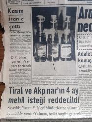 Ulus Gazetesi - Turkish Newspaper - 29 Aralık 1959 - diyanet İşleri reisliği bütçesi yazan Yakup Kadri Karaosmanoğlu Başmakale - Irak başbakanı General Kasım İran'a çattı - Arapça yazılan şişeler birçok gazino pavyon ve lokantalarda kullanılmaktadır fotoğraf - ara seçimi için bütçeye neden tahsisat konmadı - Selami Akpınar ve Naim Tirali için 4 ay mehil isteği reddedildi - yurttaşları tehditle  Vatan Cephesine yazma gayreti - adalet bakanı istifa etmelidir yazan Bülent Ecevit - körler eğitimi ile ilgili sergi açıldı - kıbrıs'taki seçimin tarihi üzerinde anlaşmazlık var - kumsalda çeviren Bilge Karasu Yazı Dizisi - Diyarbakır Demokrat Parti teşkilatı içindeki huzursuzluk - içimizden ikisi yazan Emil Galip Sandalcı - pasif korunma dersi yerine CHP'ye küfür eden binbaşı Osman Nuri Dedeoğlu - acı sevda filmi başrolde Muhterem Nur ve Ahmet Tarık Tekçe Ulus sinemasında - şampiyon jokey Kazım Yıldız kupasının verilişini tenkit ediyor fotoğraf - mağlup edilmeyenler Beşiktaş - Ordu takımımız